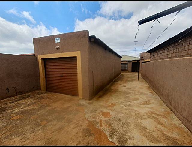 2 BEDROOM HOUSE SOLD IN BRAM FISCHERVILLE